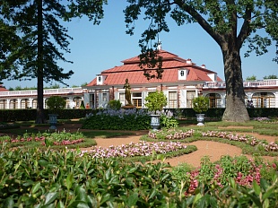 Дворец Монплезир и Монплезирский сад